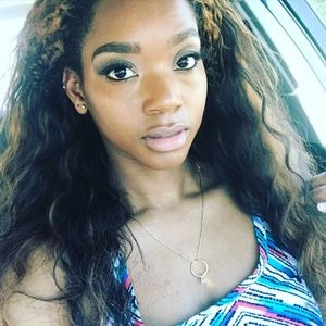 Meet your Posher, Candace